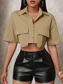 Camisa Cropped de Alfaiataria – Manga Curta e Bolsos Frontais para um Look Moderno