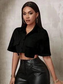 Camisa Cropped de Alfaiataria – Manga Curta e Bolsos Frontais para um Look Moderno