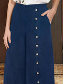 Calça Feminina Cristal – Pantalona com Fenda e Detalhes em Botões Casual