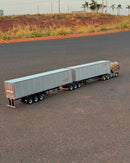 Miniatura Volvo FH com Rodotrem Baú Randon (Escala 1/24)